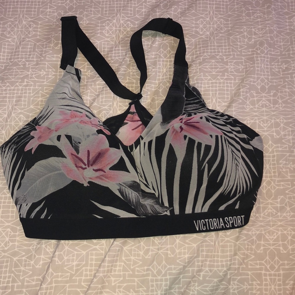 sports bra